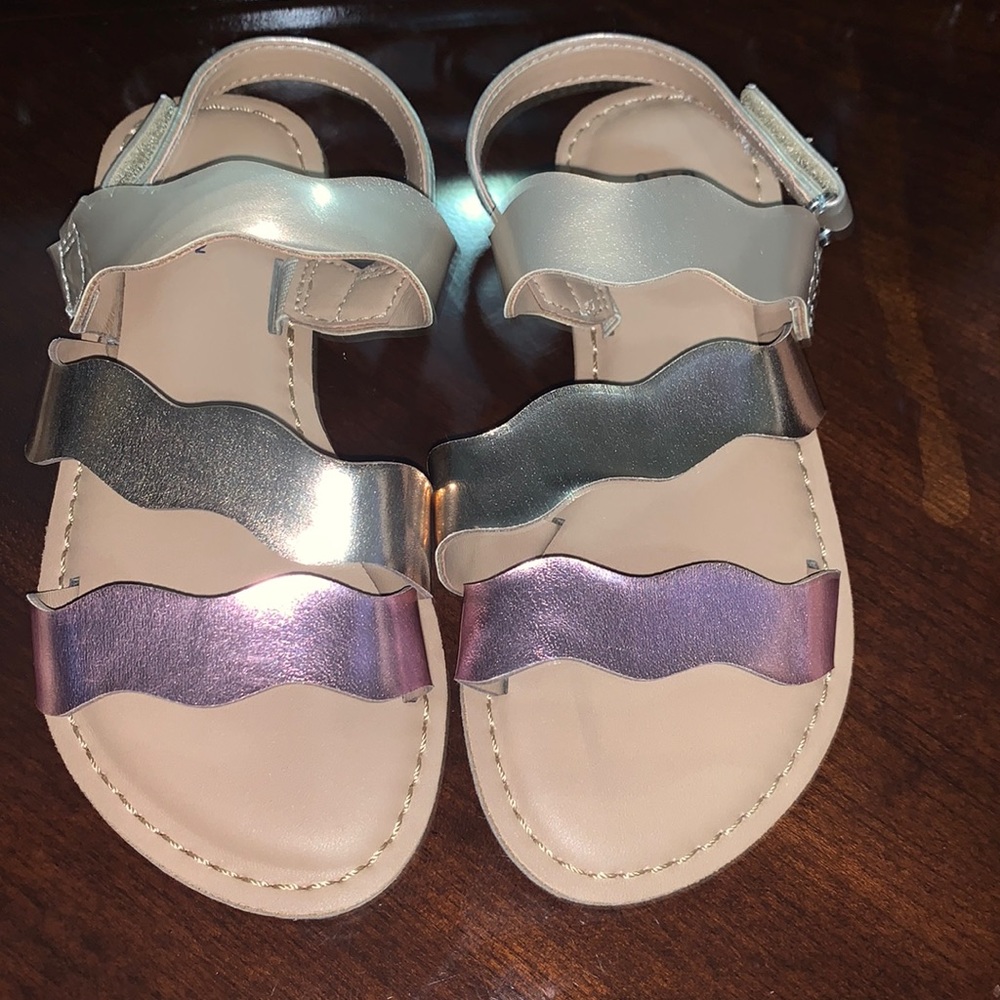 NWOT Shimmery Girl’s Sandals